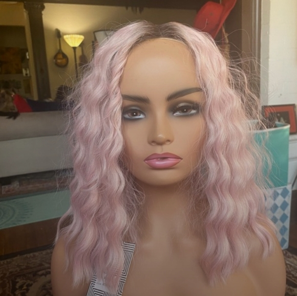 Cute realistic Blush pink lace front wig - Picture 11 of 12